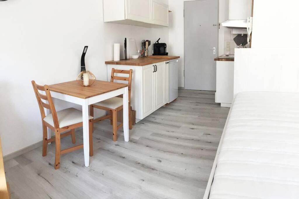 Apartment-Mitten In Konstanz, Gratis Parkplatz & Fahrrader, Netflix Tv Exterior foto